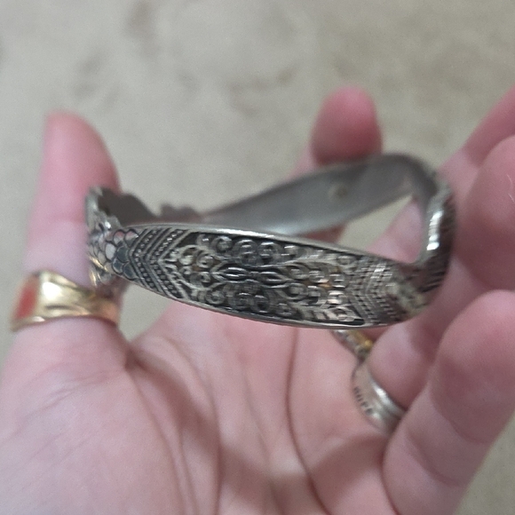 Silver Plated Snake Spring Hinged Bangle - Picture 6 of 7